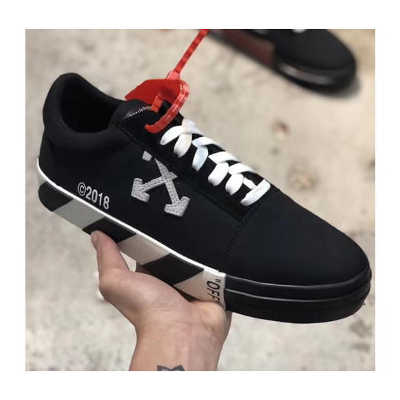 오프화이트 X 버질아블로 스니커즈블랙