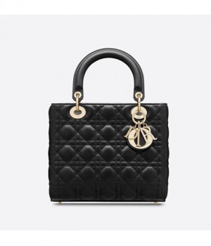 디올 Lady Dior 미디엄 M0565ONGE_M900