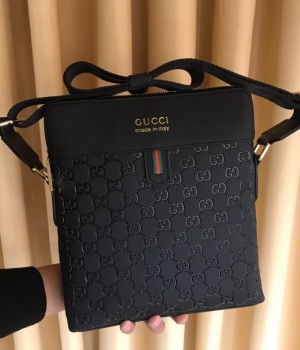 Gucci 구찌 2022 남성 캐주얼 레더 크로스 메신저백